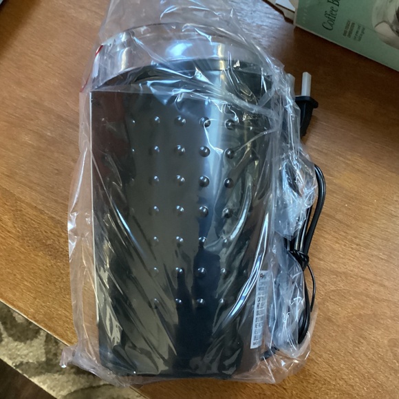 Essentials Collection Parini Electric Coffee Bean Grinder 6 Cup Grind Chamber - Picture 7 of 9